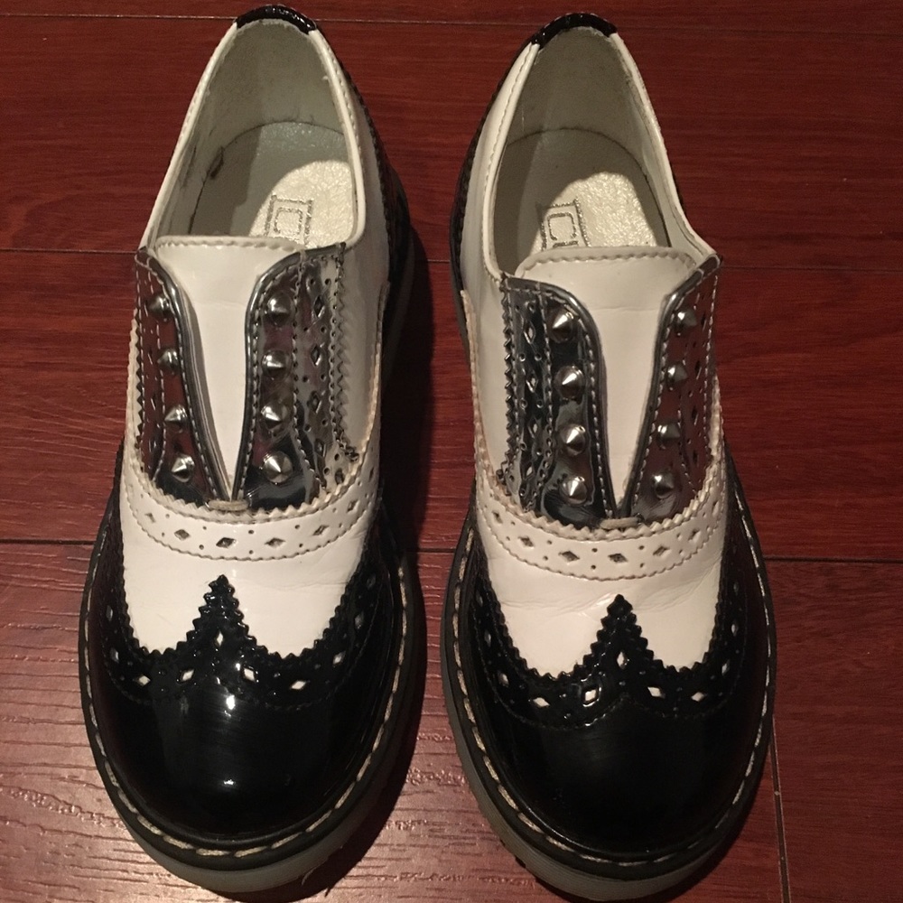 Girls shoes